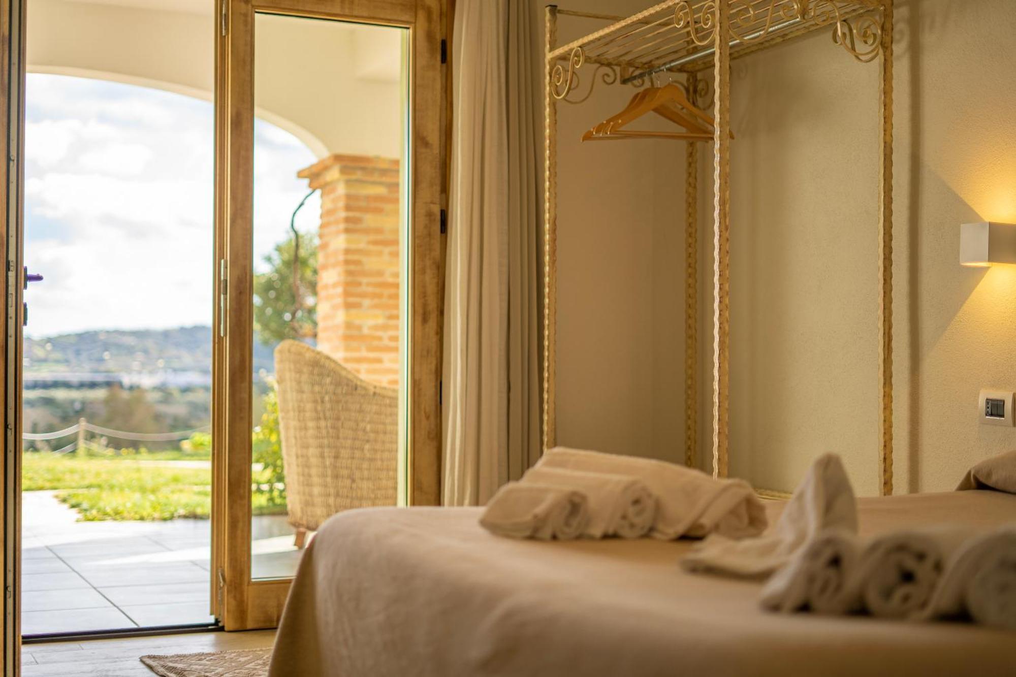 לה קאלטה Hotel Essenza Di Mirto מראה חיצוני תמונה
