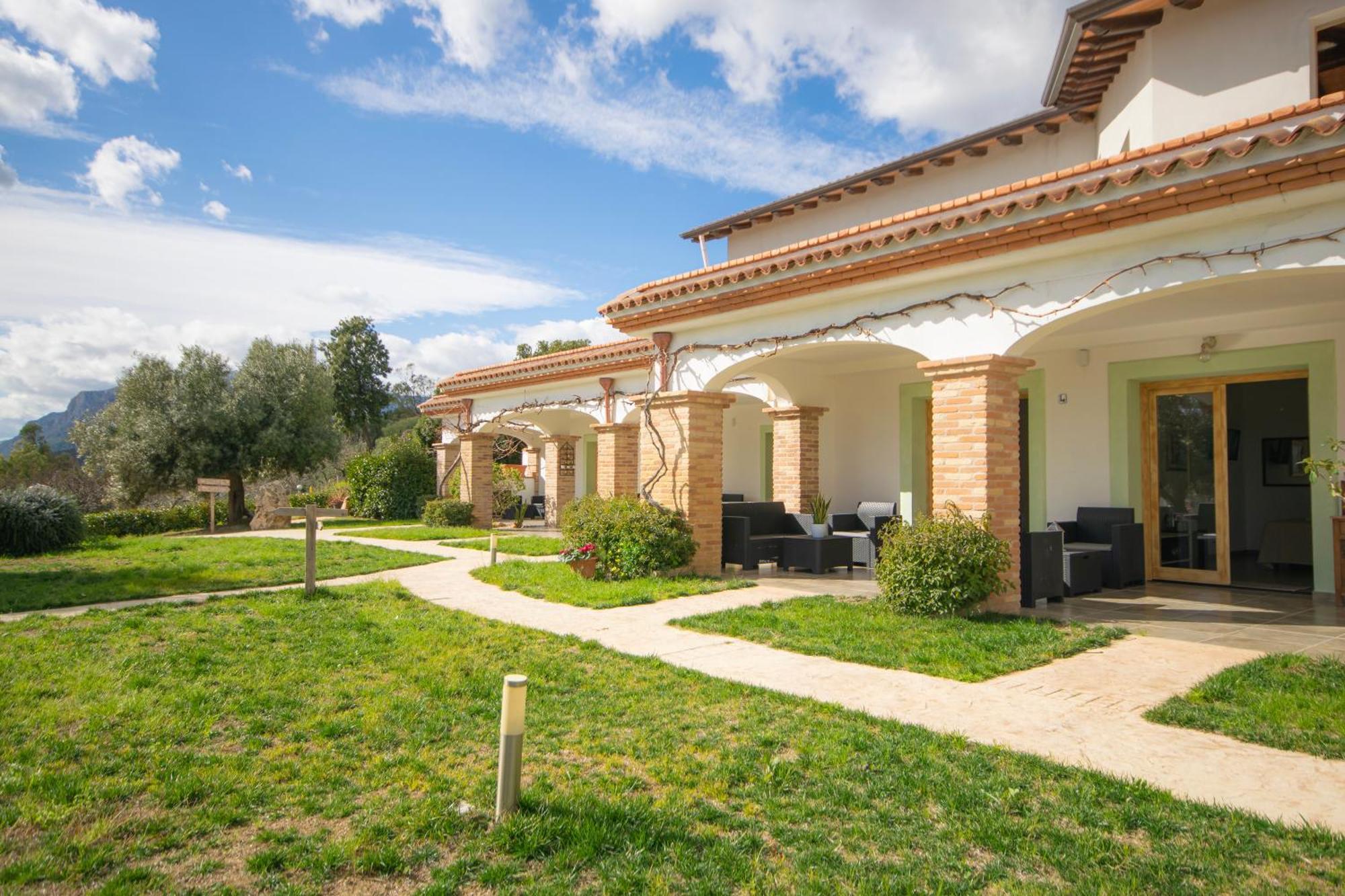 לה קאלטה Hotel Essenza Di Mirto מראה חיצוני תמונה